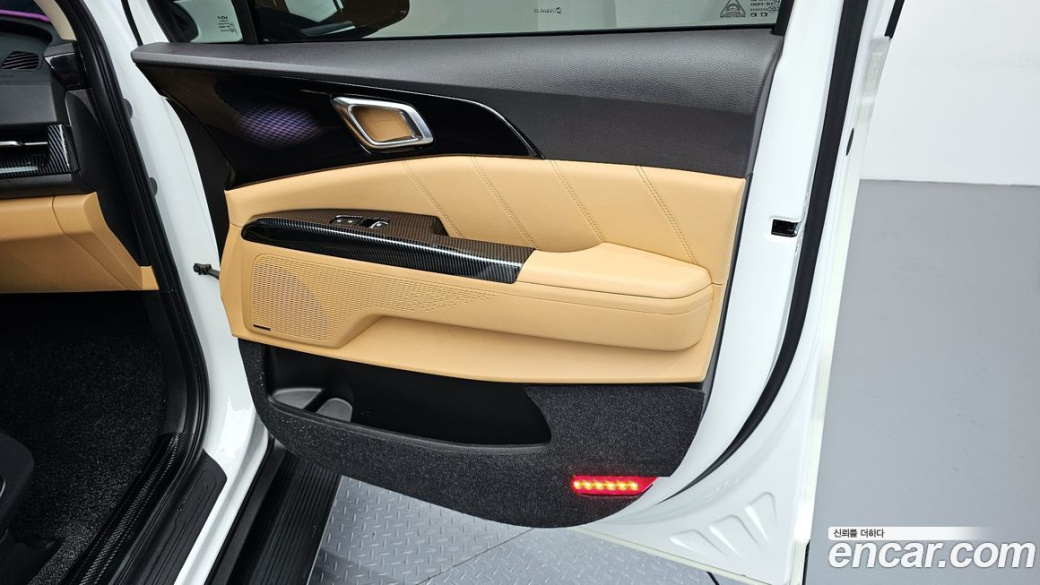 Kia Carnival 9-Seater Signature, 2023