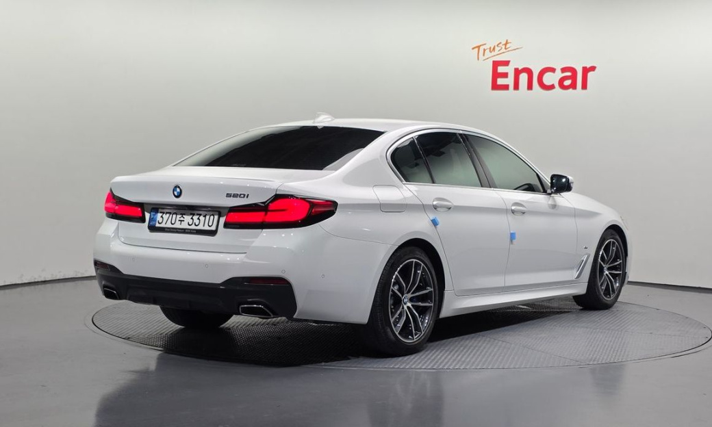 BMW 5-Series 520i M Sport, 2022