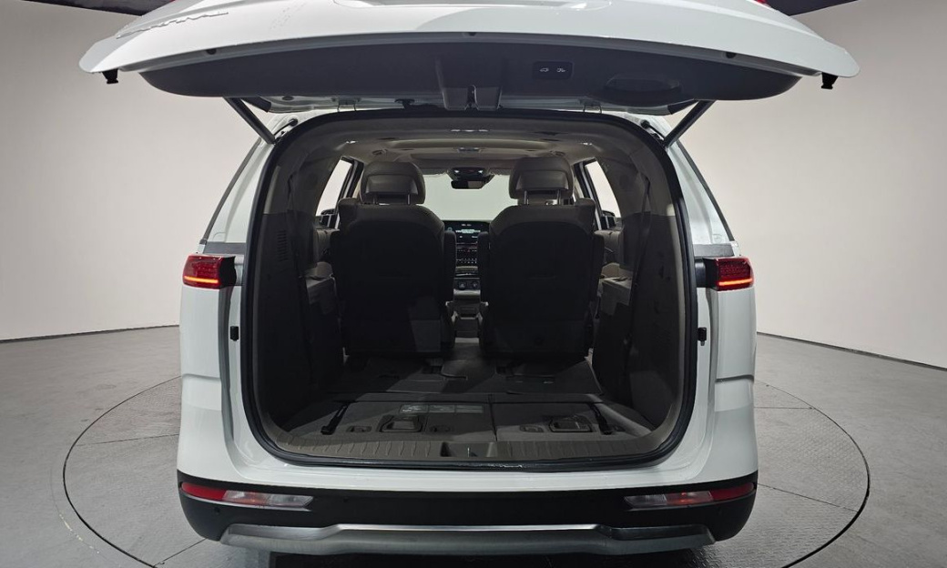 Kia Carnival 7-Seater Signature, 2023