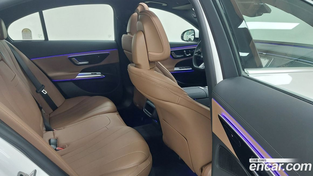 Mercedes-Benz E-Class E200 AMG Line, 2026