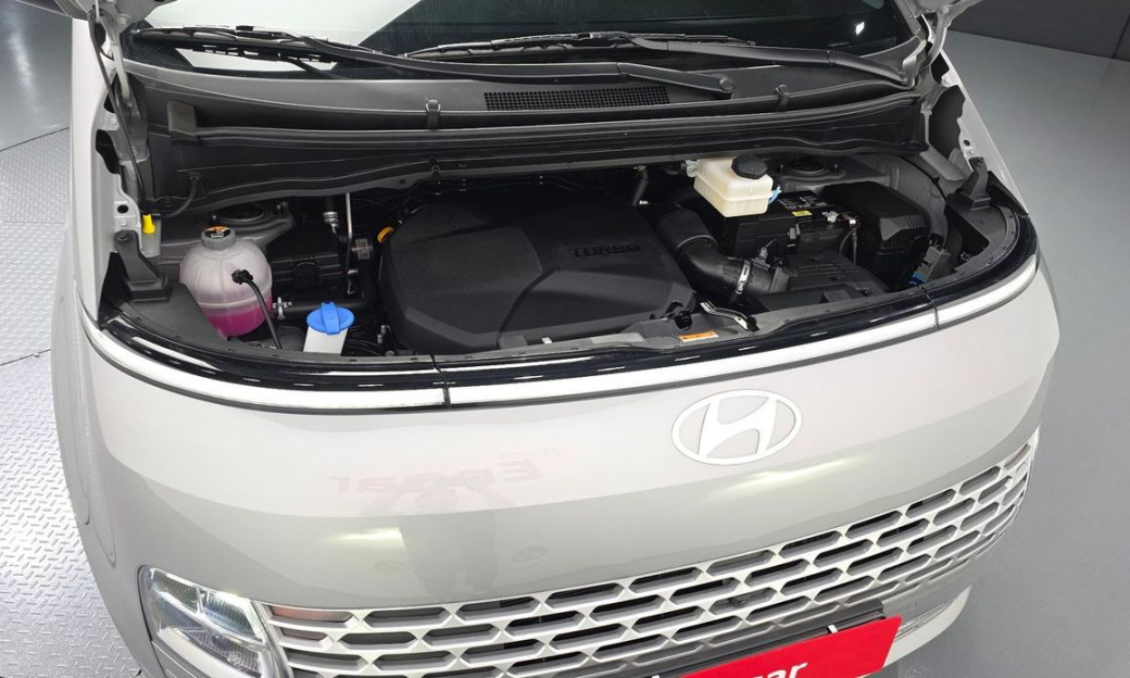 Hyundai Staria Tourer 9-Seater, 2025