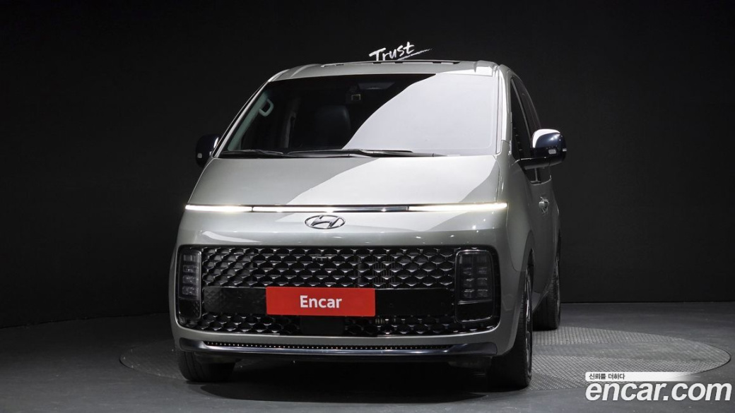 Hyundai Staria 4WD Lounge 7-Seater, 2023
