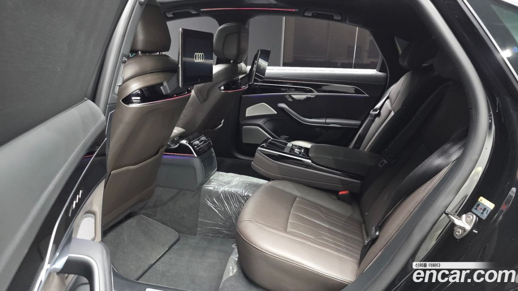 Audi A8 55 TFSI Quattro LWB, 2021