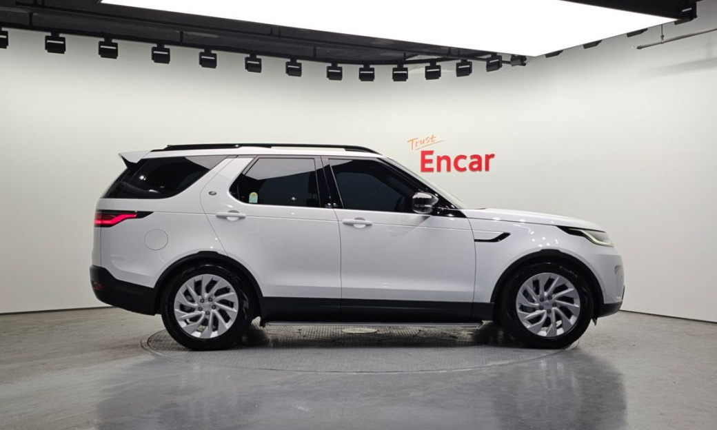 Land Rover Discovery D250 S, 2025