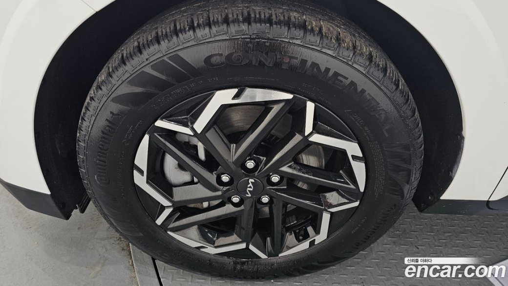 Kia Carnival 9-Seater Signature, 2025