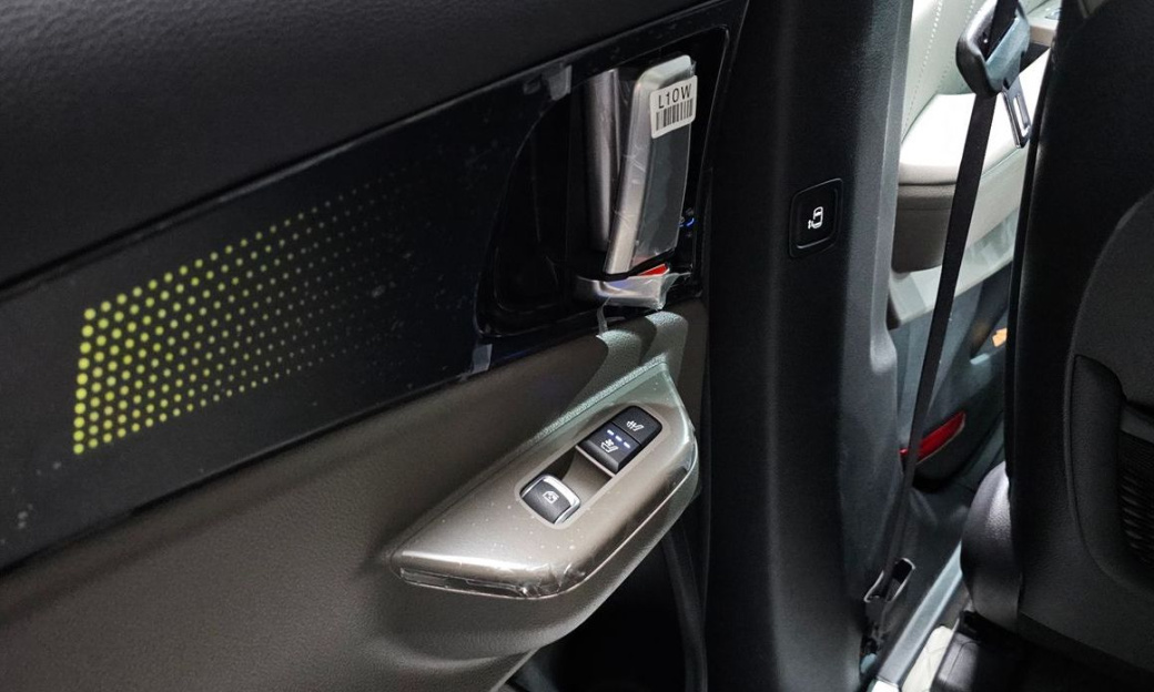 Kia Carnival 9-Seater Signature, 2024