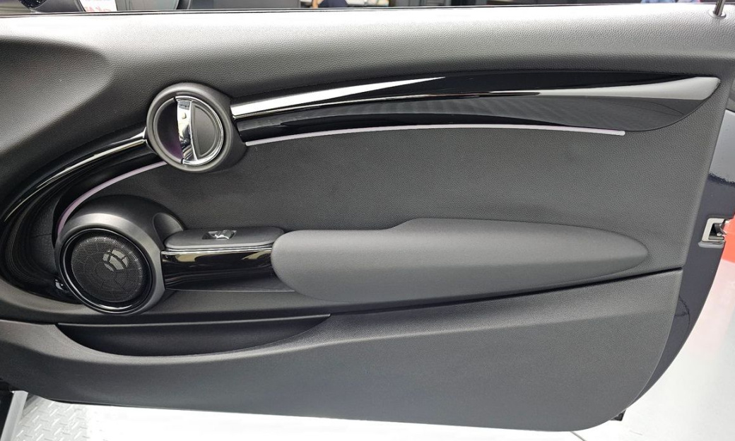 Mini Cooper Convertible Resolute Edition, 2024