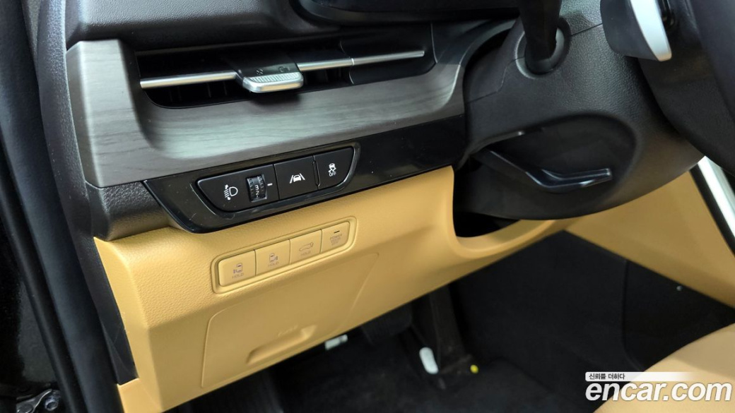Kia Carnival 11-Seater Signature, 2023