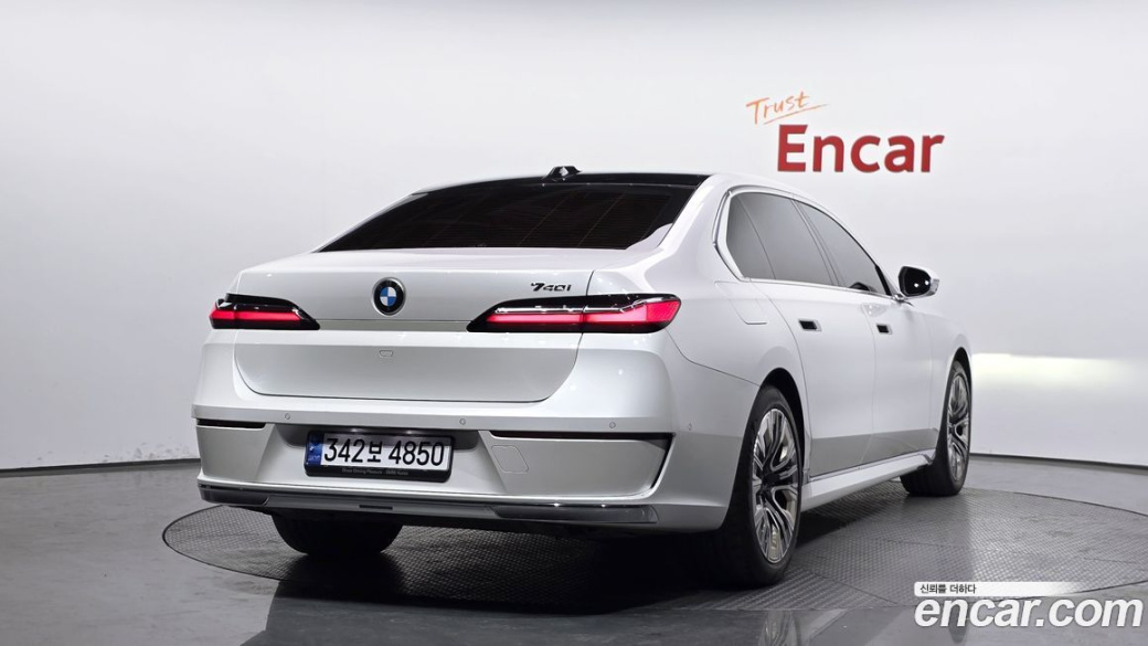 BMW 7-Series 740i sDrive Design Pure Excellence, 2023