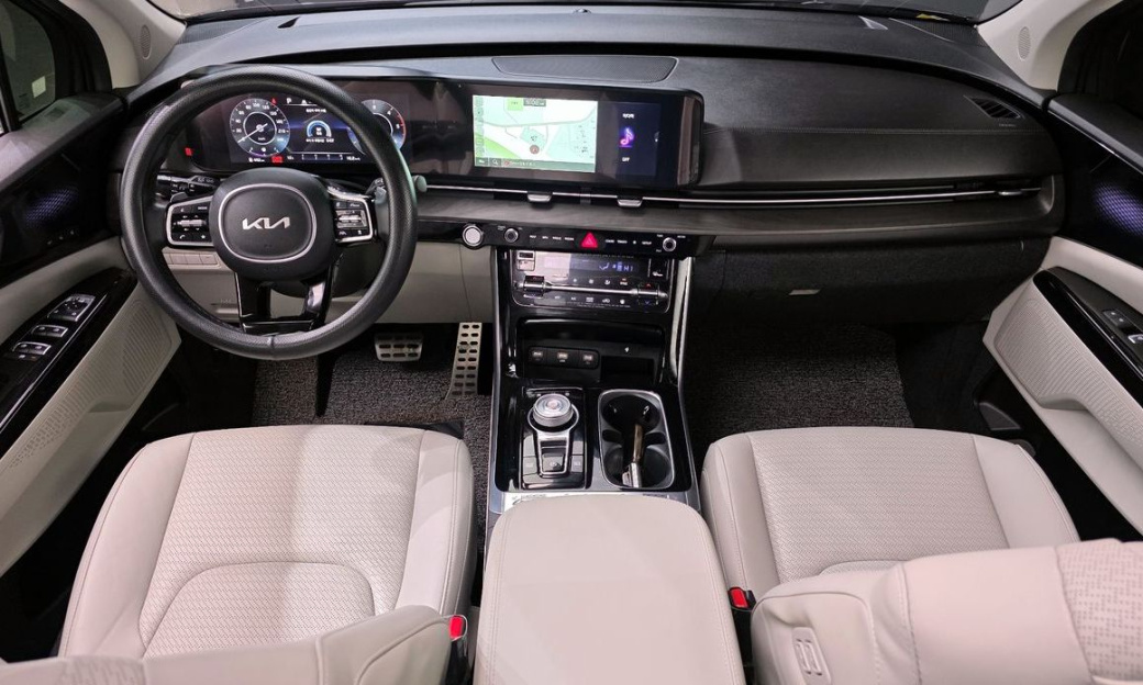 Kia Carnival 9-Seater Signature, 2023
