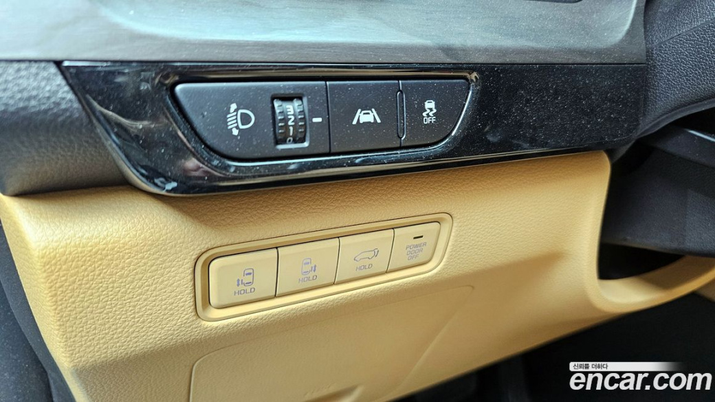 Kia Carnival 7-Seater Signature, 2023