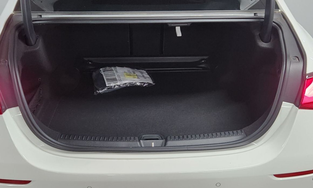 Mercedes-Benz E-Class E300 4MATIC Exclusive, 2024