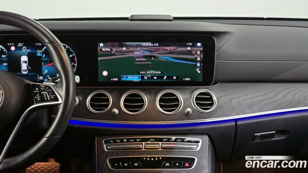 Mercedes-Benz E-Class E250 AMG Line, 2023