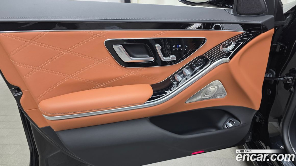 Mercedes-Benz S-Class Maybach S580 4MATIC, 2024