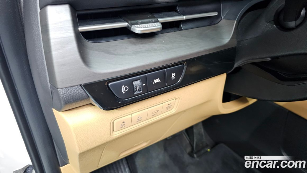 Kia Carnival 9-Seater Signature, 2023
