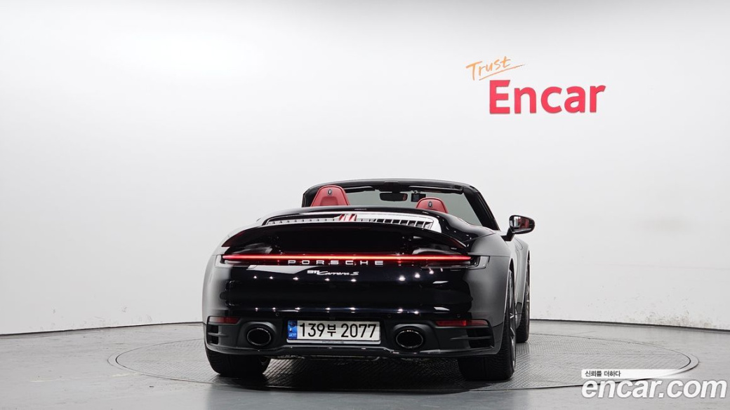 Porsche 911 Carrera S Cabriolet, 2022
