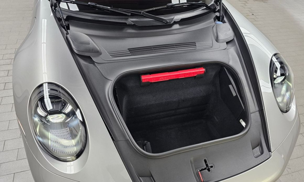 Porsche 911 Carrera 4 GTS Cabriolet, 2023