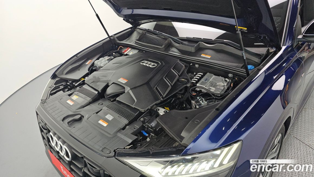 Audi Q8 55 TFSI Quattro Premium, 2023
