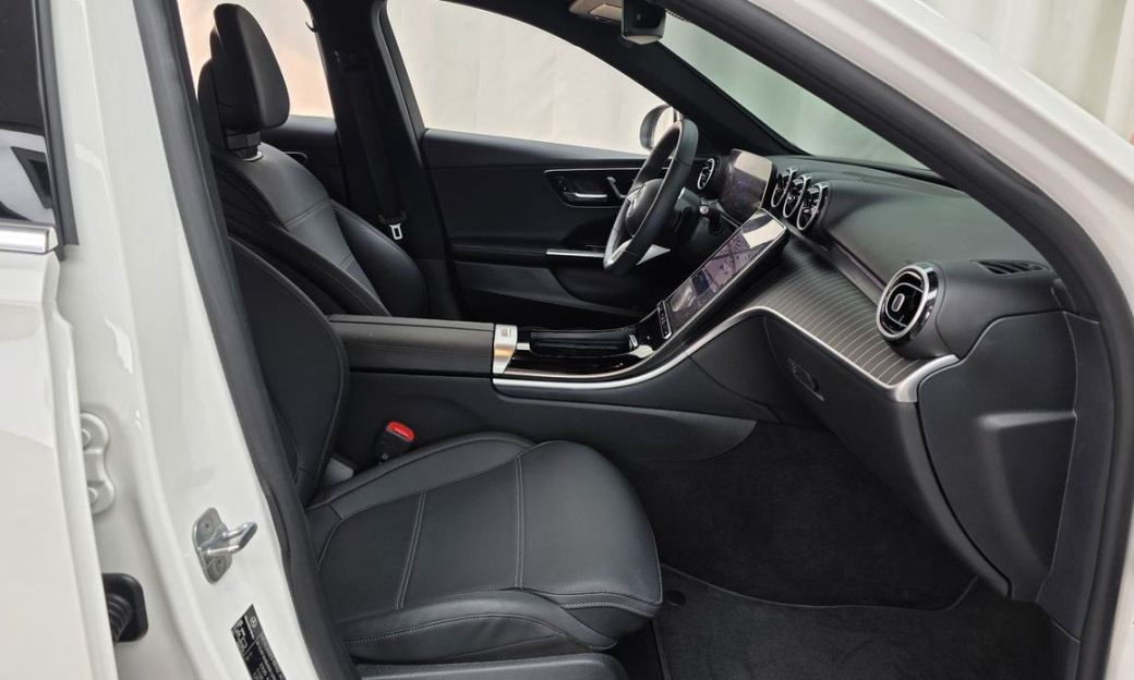 Mercedes-Benz C-Class C300 4MATIC Avantgarde, 2024