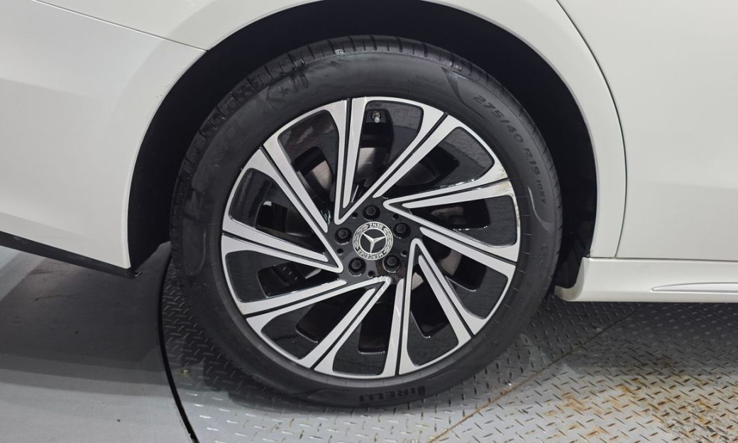Mercedes-Benz E-Class E300 4MATIC Exclusive, 2024