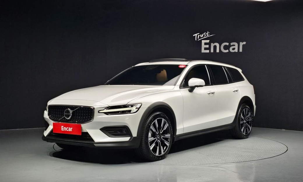 Volvo V60 B5 Ultra AWD, 2025