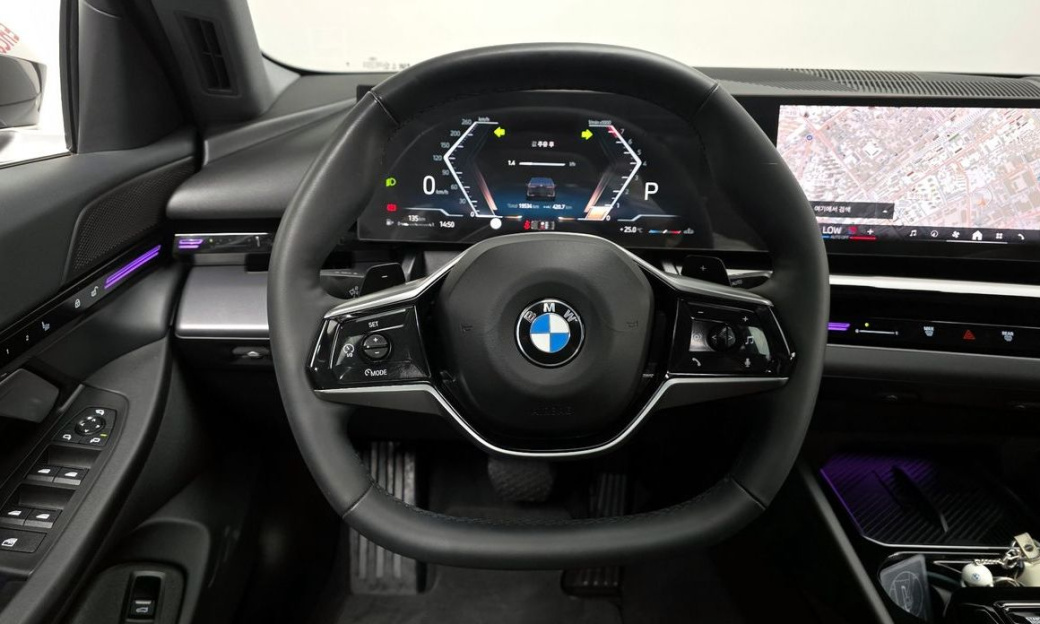 BMW 5-Series 520i, 2024