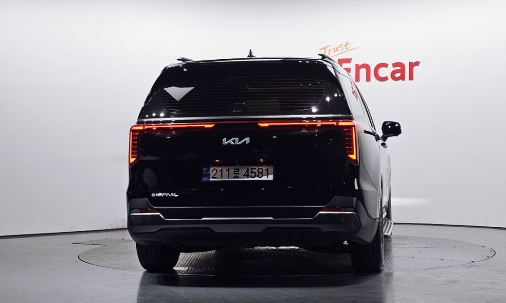 Kia Carnival 7-Seater Gravity, 2024