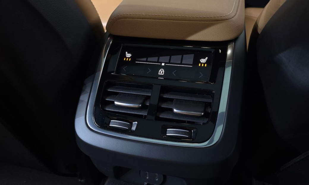 Volvo V60 B5 Ultimate AWD, 2023