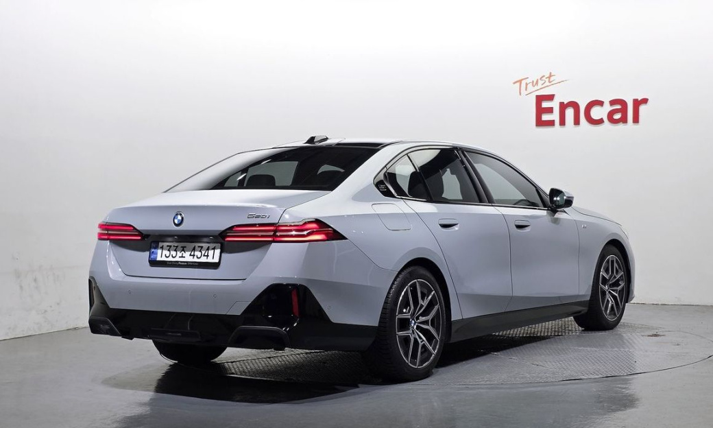 BMW 5-Series 520i M Sport, 2024