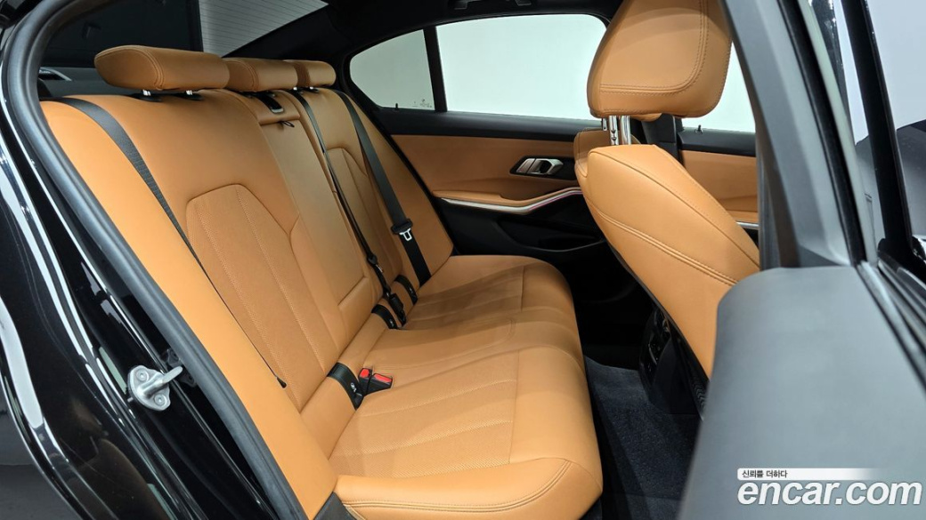 BMW 3-Series 320i M Sport, 2023