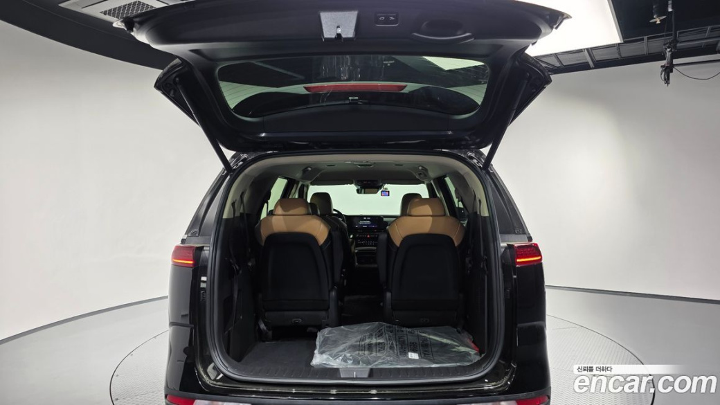 Kia Carnival 9-Seater Signature, 2022