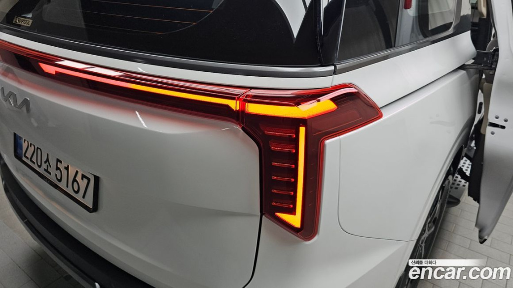 Kia Carnival 7-Seater Gravity, 2025