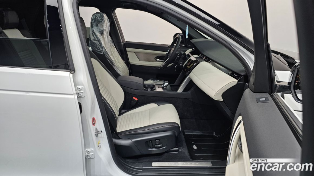Land Rover Discovery Sport P250 Dynamic SE, 2024