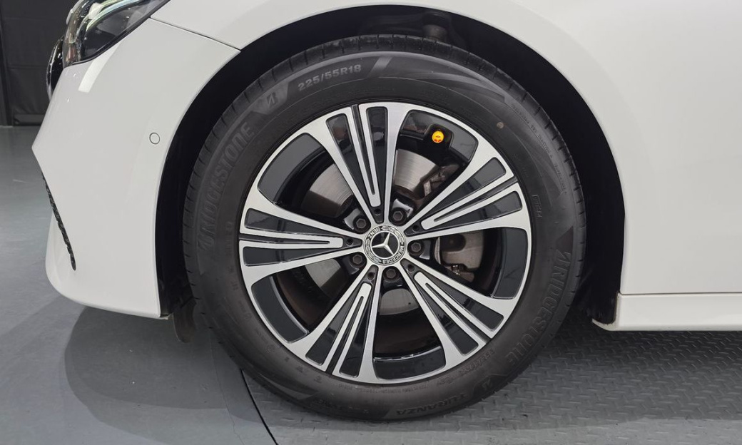 Mercedes-Benz E-Class E200 Avantgarde, 2025