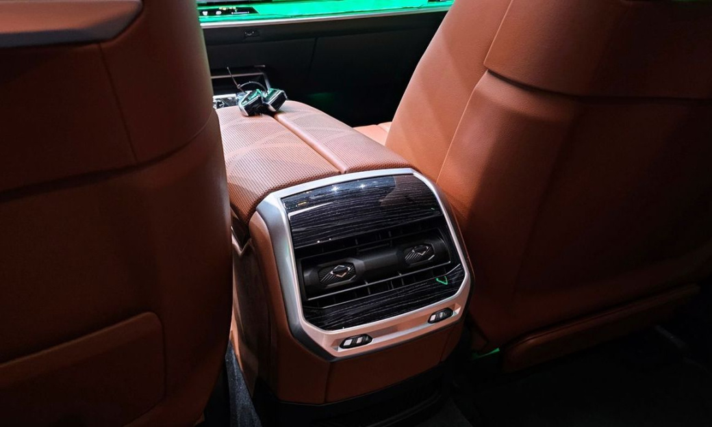 BMW 7-Series 740i xDrive M Sport, 2025