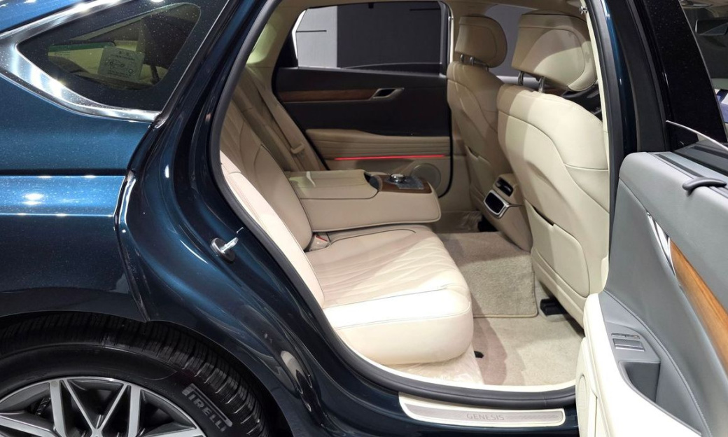 Genesis G80 Gasoline 2.5 Turbo AWD, 2025