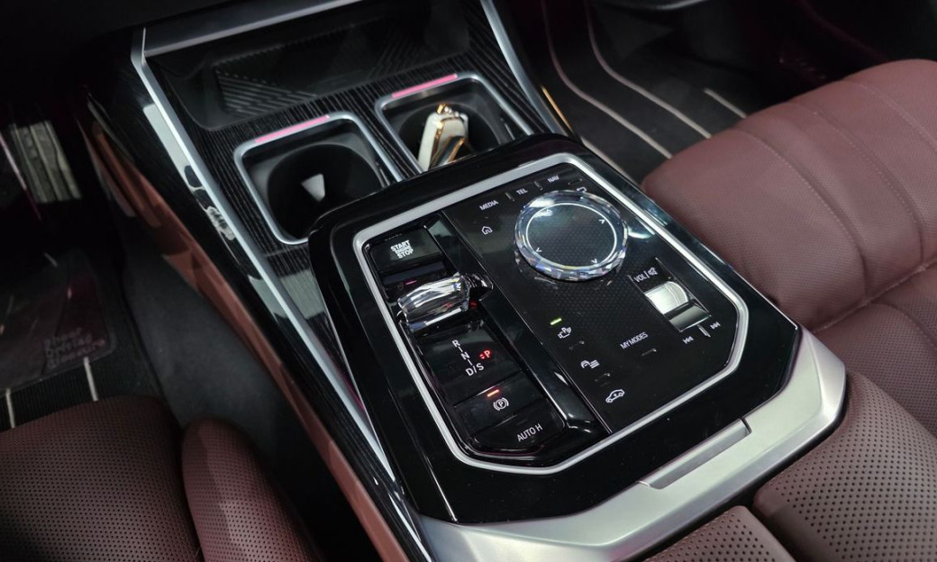 BMW 7-Series 740d xDrive M Sport, 2025
