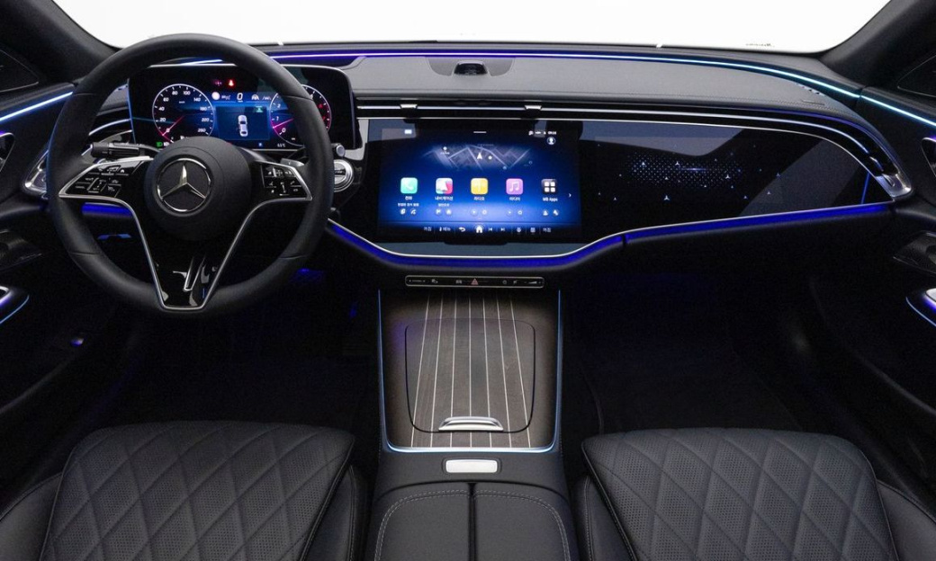 Mercedes-Benz E-Class E450 4MATIC Exclusive, 2024