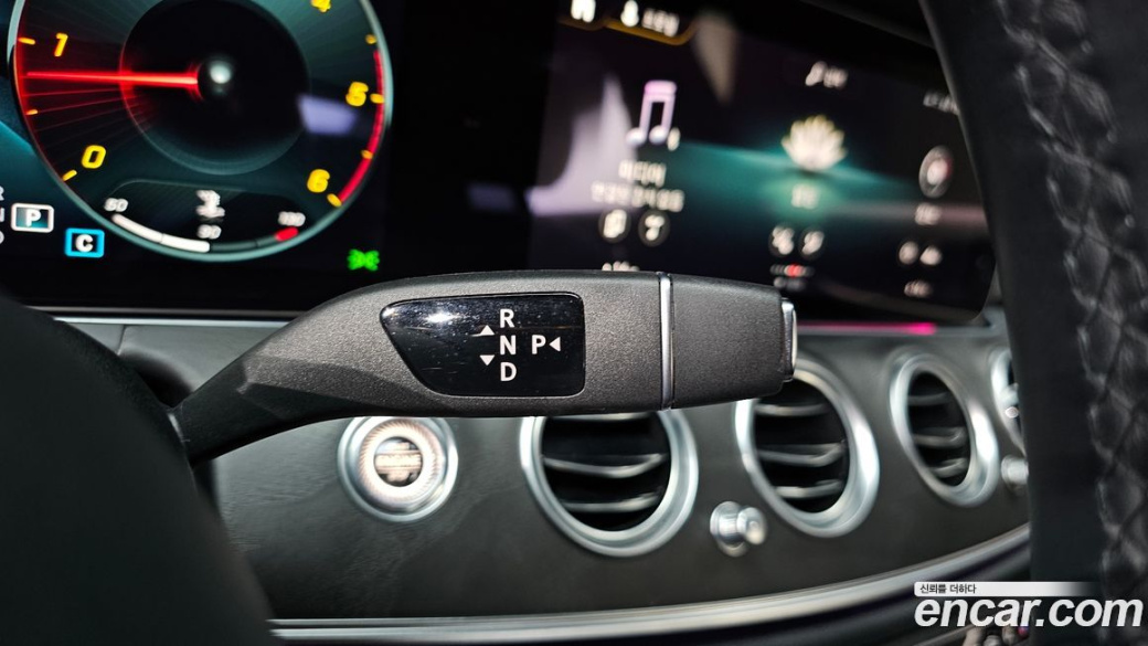 Mercedes-Benz E-Class E220d 4MATIC AMG Line, 2022