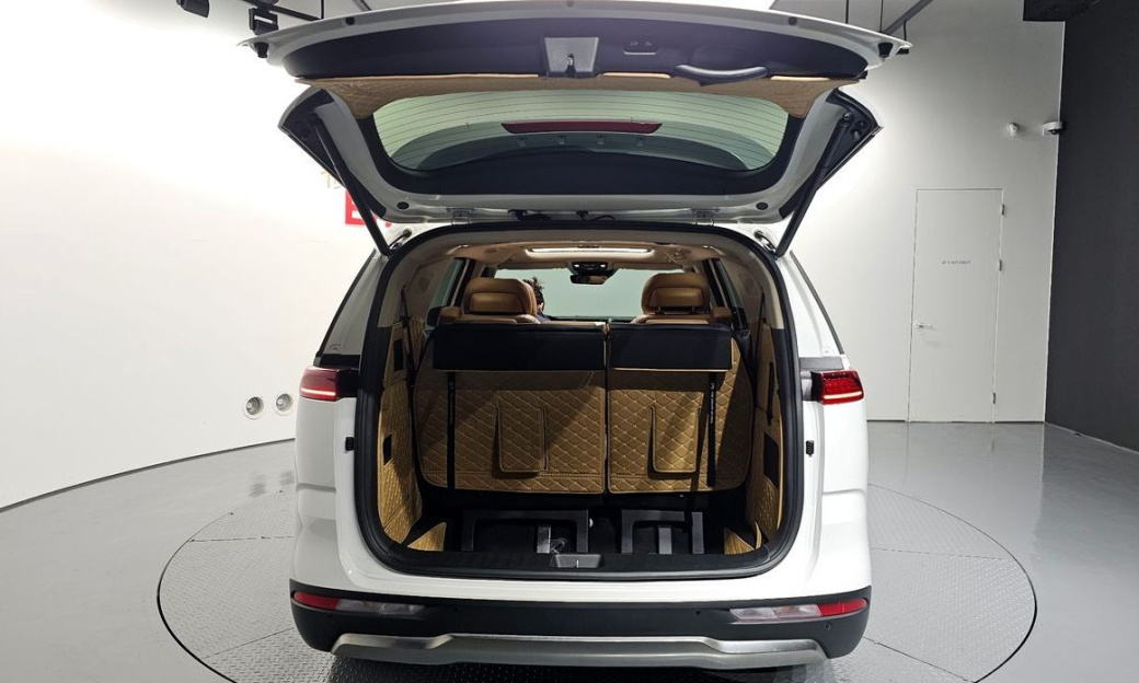 Kia Carnival 7-Seater Signature, 2022