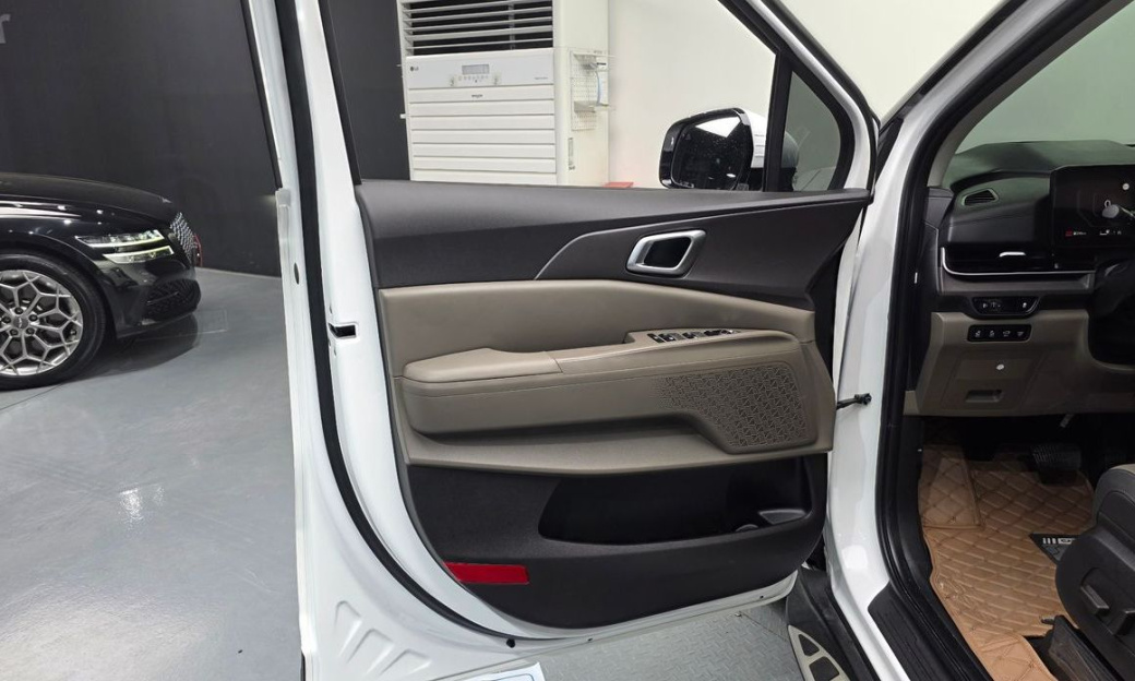 Kia Carnival 9-Seater Noblesse, 2025
