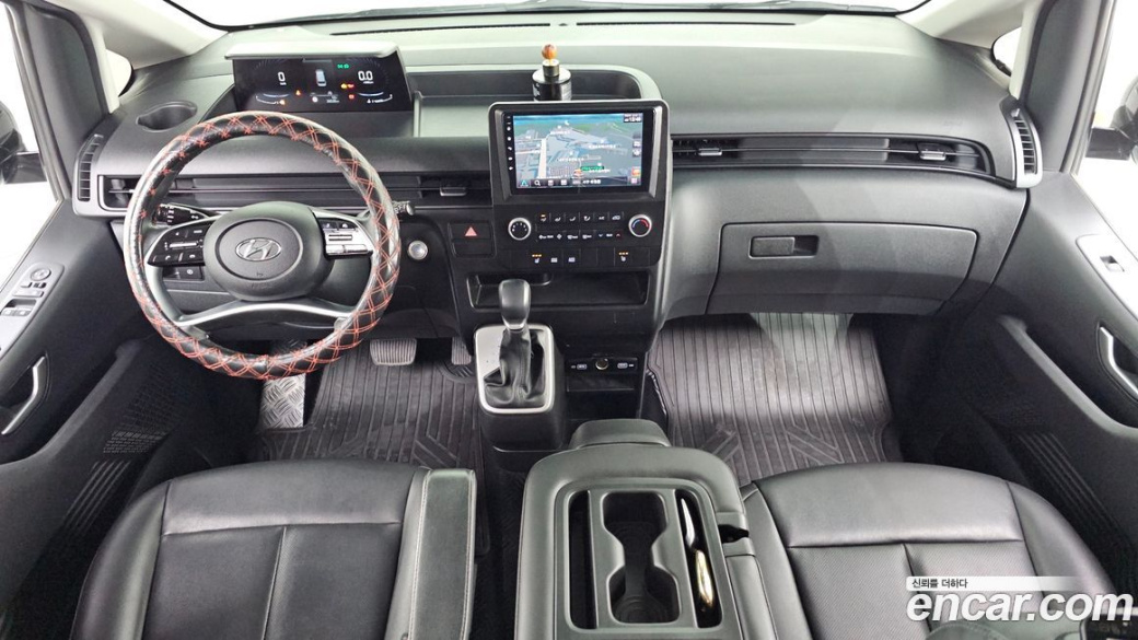 Hyundai Staria 4WD Tourer 11-Seater, 2024