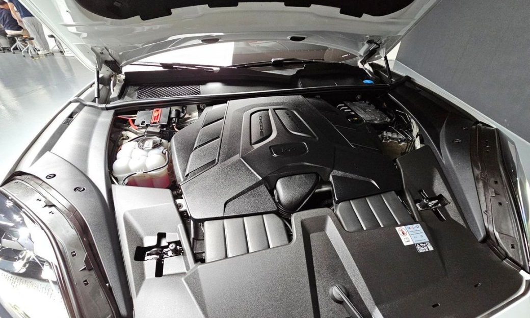 Porsche Cayenne 3.0, 2024