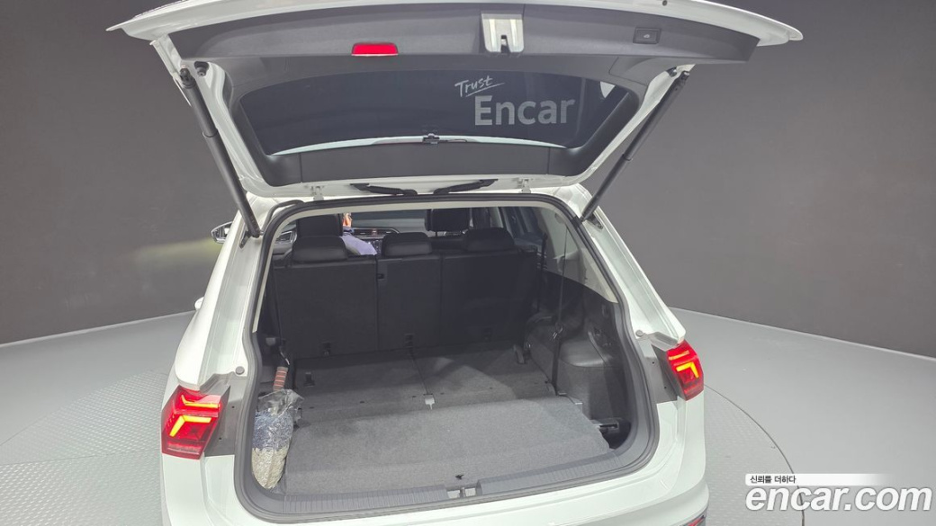 Volkswagen Tiguan 2.0 TSI Prestige, 2023