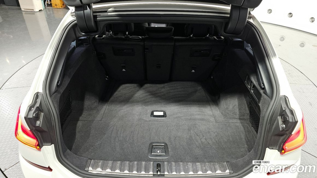 BMW 3-Series 320d Touring M Sport, 2022