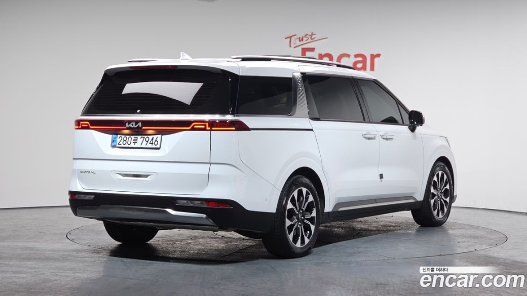 Kia Carnival 9-Seater Signature, 2023