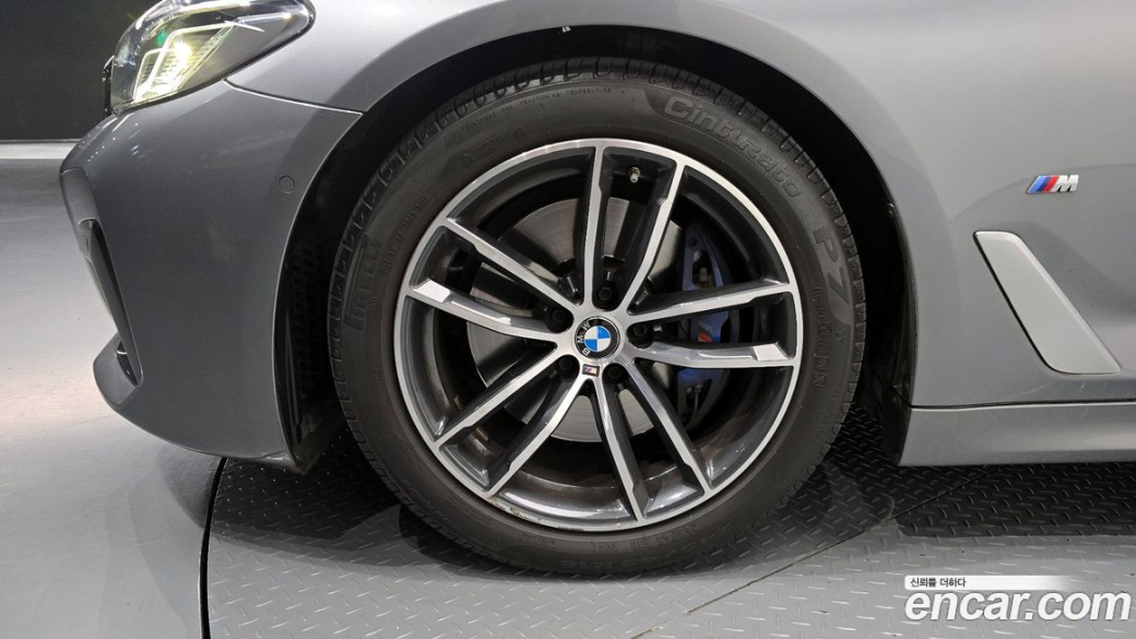 BMW 5-Series 520i M Sport, 2023