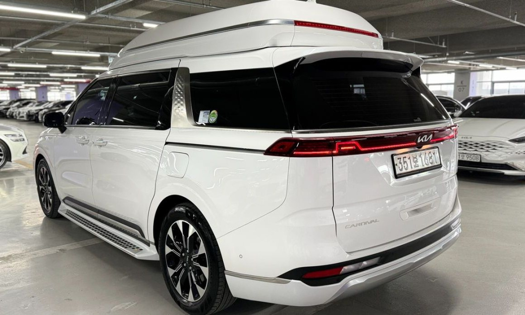 Kia Carnival 9-Seater Hi-Limousine, 2022