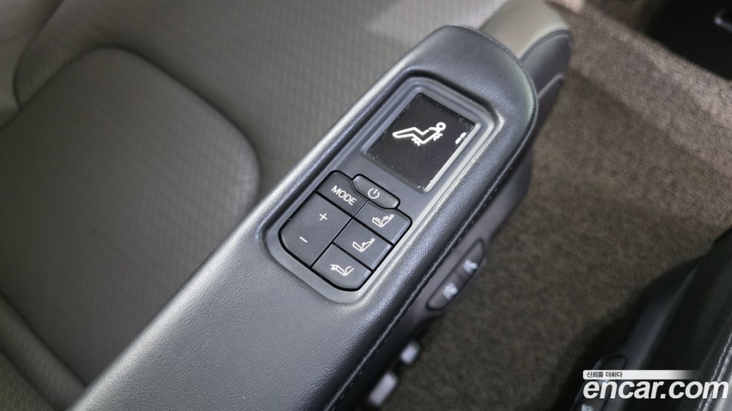 Kia Carnival 7-Seater Signature, 2025