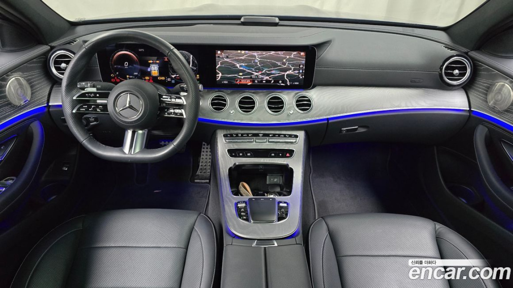 Mercedes-Benz E-Class E350 4MATIC AMG Line, 2023
